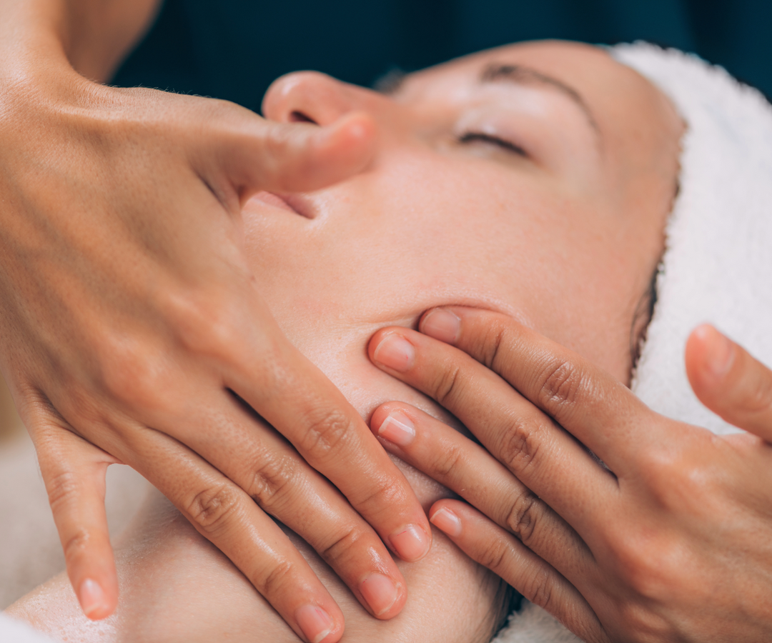 The Beauty of Facial Massage: Unlocking the Benefits for Glowing, Youthful Skin